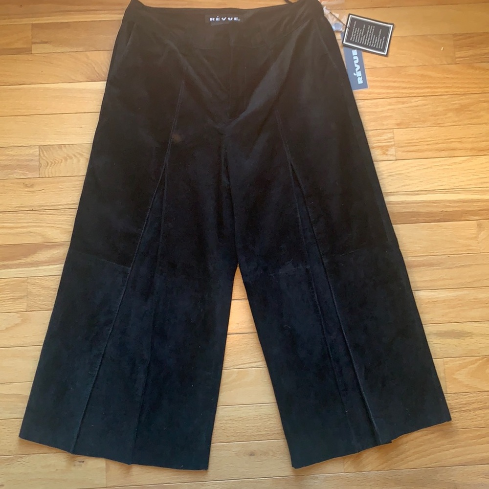 R’EVUE NWT GORGEOUS 100% LEATHER BLACK PANTS- LINED, LENGTH IS 30”